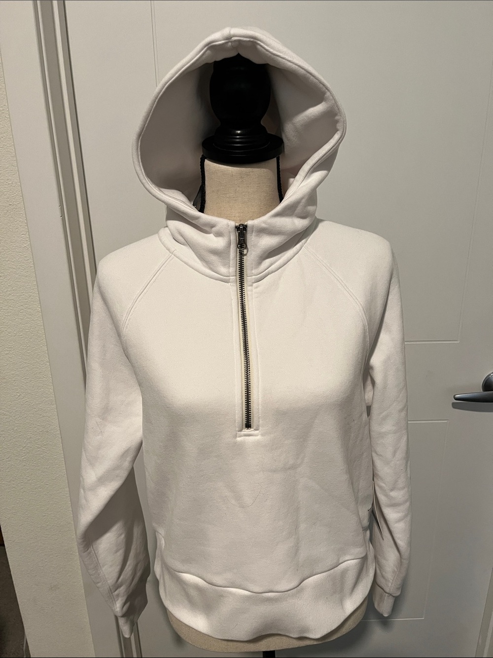 Vuori Restore Half Zip Hoodie White Sweatshirt Athleisure Athletic Lounge NWT